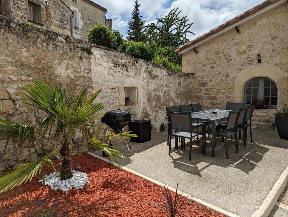 Gite La Rive Gauche Saint-Meme-les-Carrieres Экстерьер фото